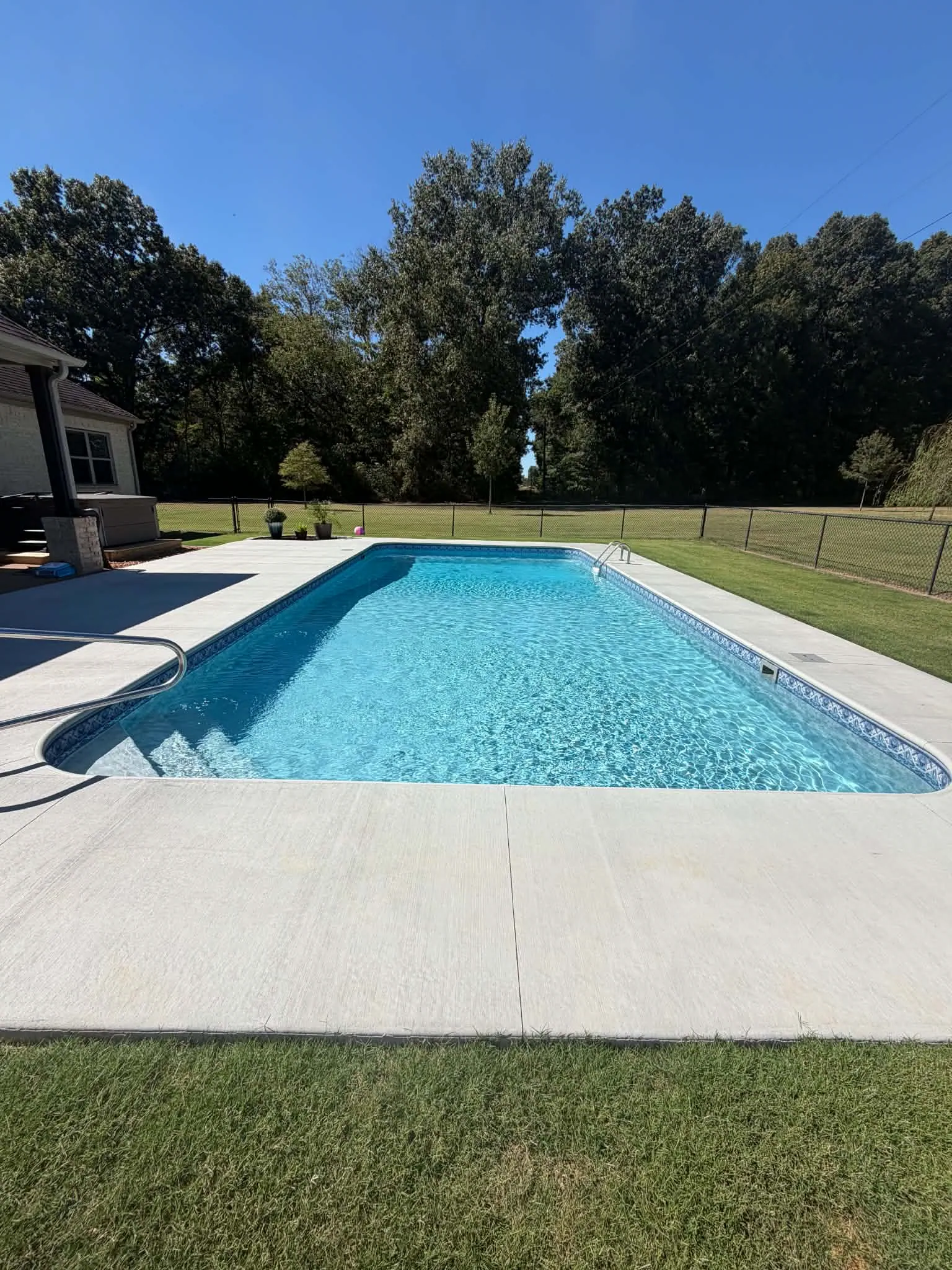 Asteria Iris pool liner installation photo