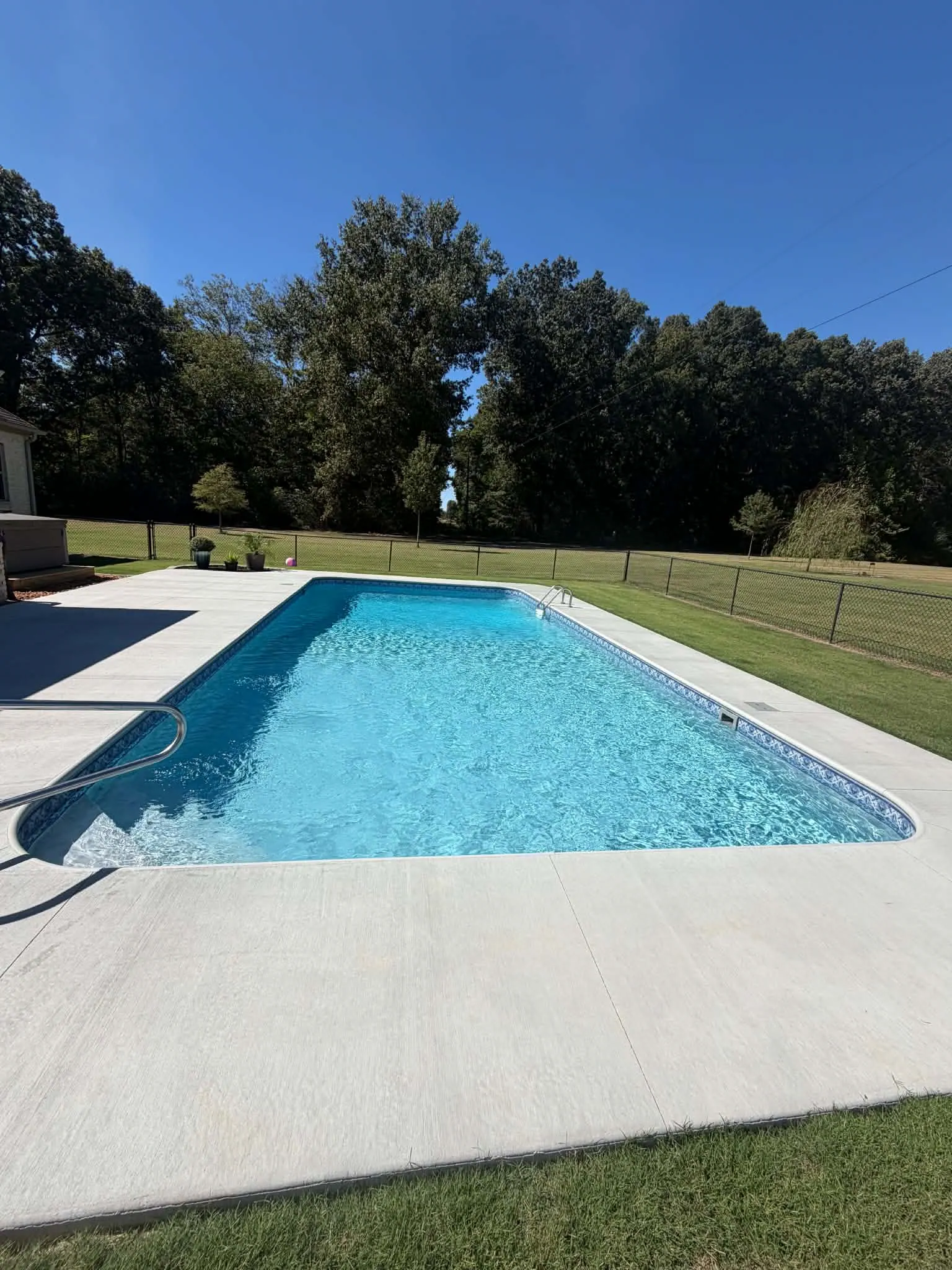 Asteria Iris pool liner installation photo