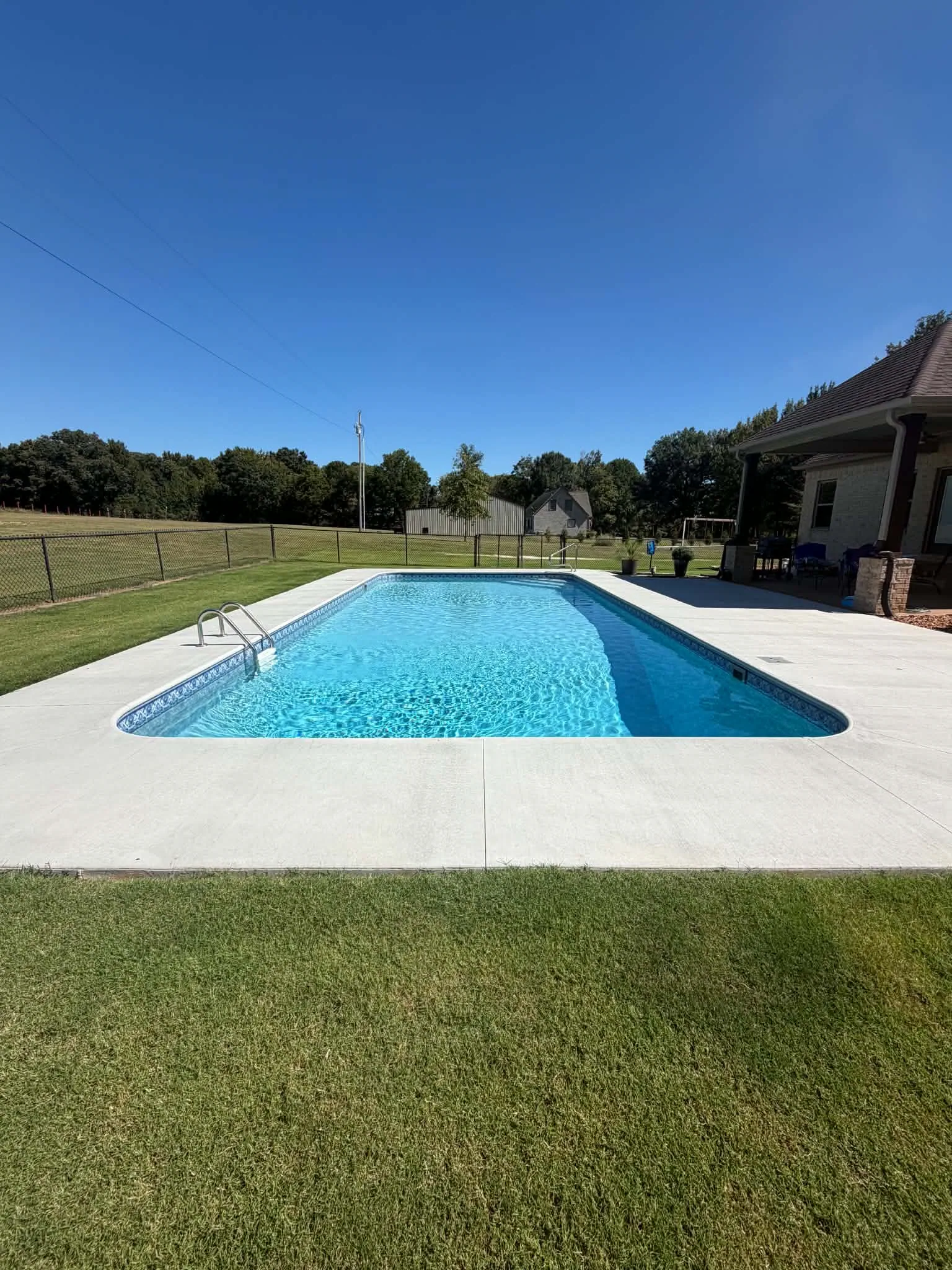 Asteria Iris pool liner installation photo