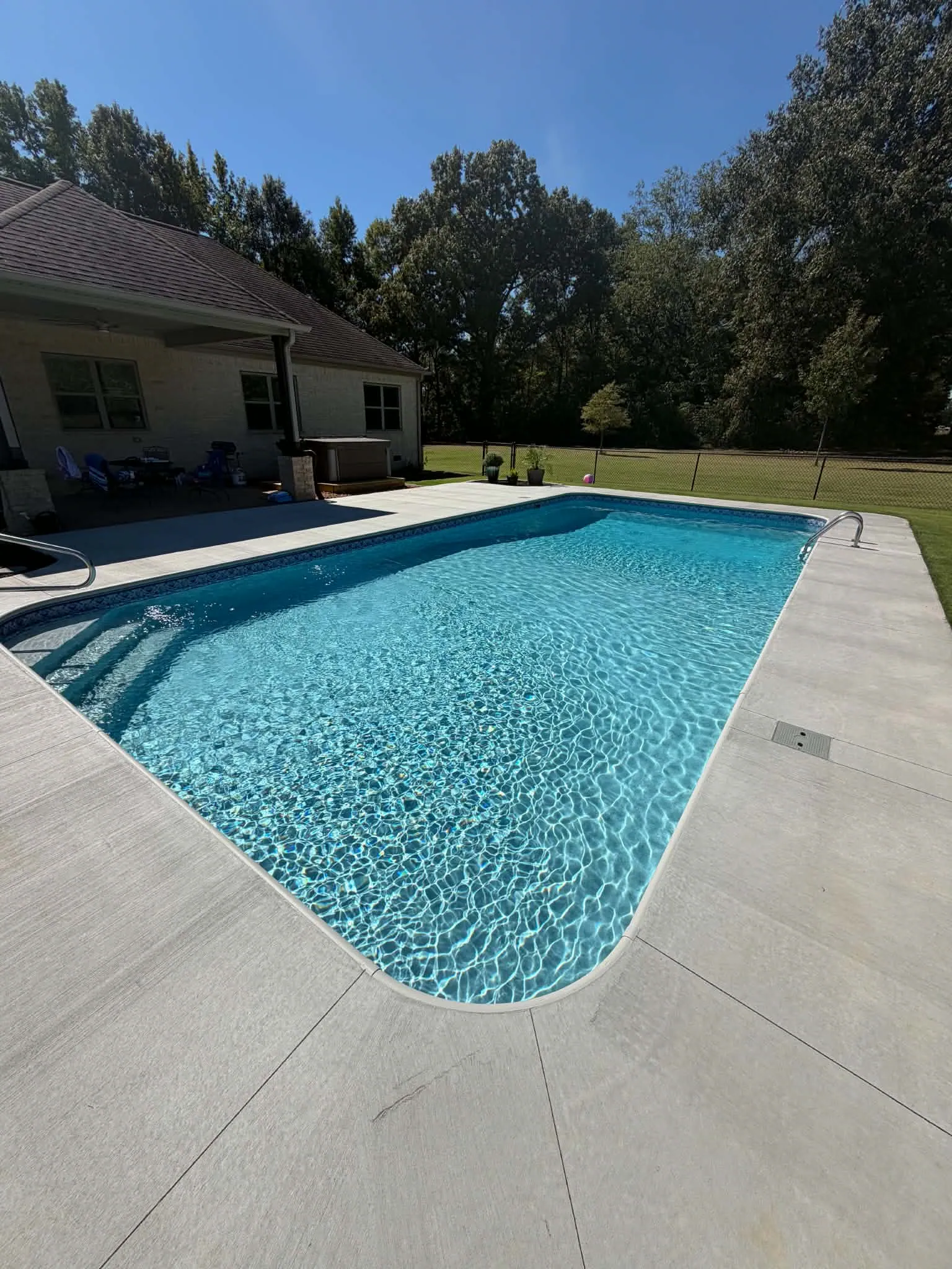 Asteria Iris pool liner installation photo